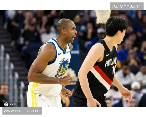 308勇士与开拓者激战正酣谁能在这场对决中笑到最后